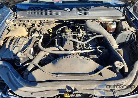 2001 Jeep Grand Cherokee Laredo z USA, uszkodzony, nr VIN 1J4GW48S91C671624